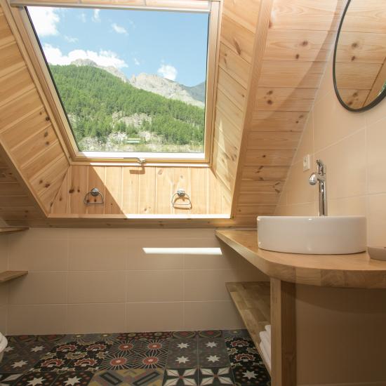 chambre d'hôtel La baita du loup 4 personnes salle de bain