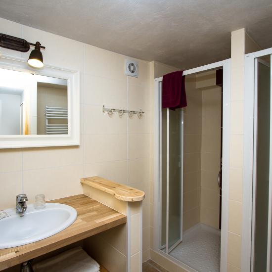 chambre d'hôtel La baita du loup 6 personnes salle de bain